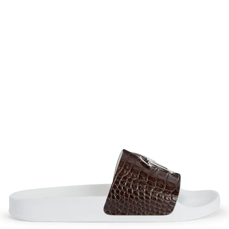 Child - Friendly Women's Sandals with a Secure Buckle in Purple for Moms on the GoGiuseppe Zanotti Brett Child - Friendly Women's Sandals with a Secure Buckle in Purple for Moms on the GoGiuseppe Zanotti Brett
