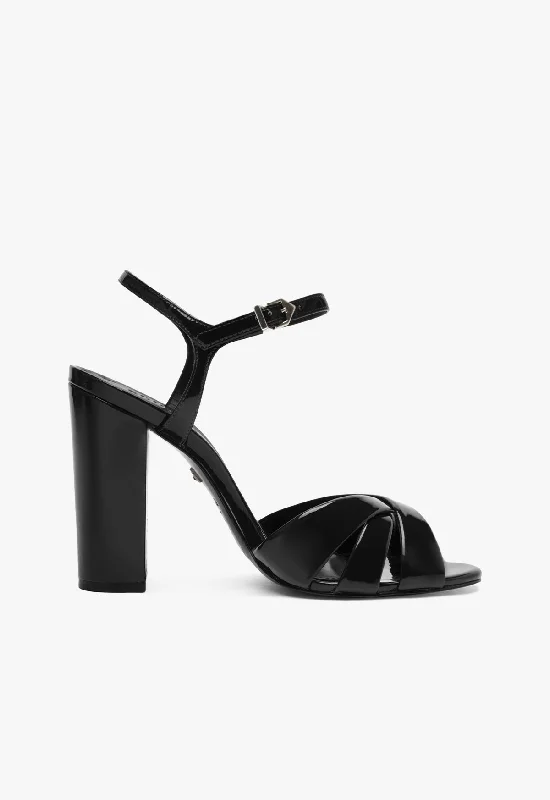 Women's Sandals with a Floral - Printed Upper in Pink for a Feminine Spring LookKeefa Block Sandal Women's Sandals with a Floral - Printed Upper in Pink for a Feminine Spring LookKeefa Block Sandal