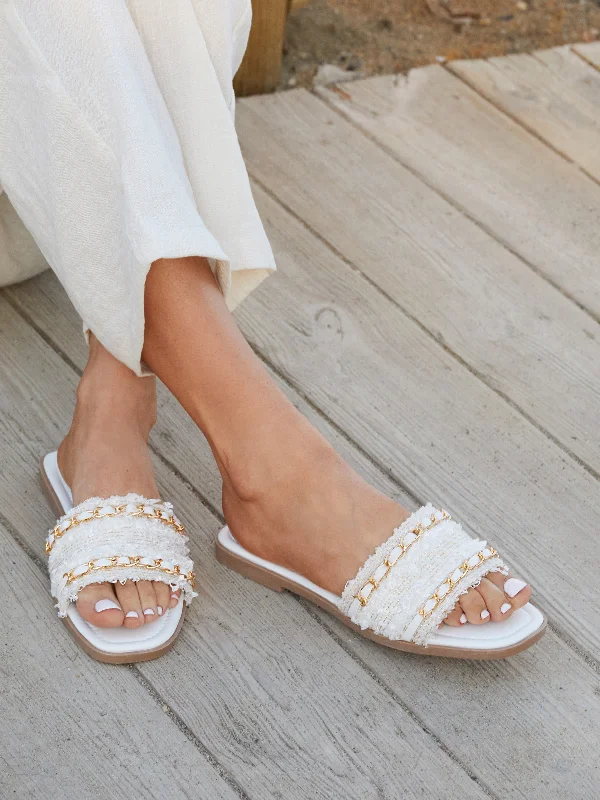 Women's Sandals with a Floral - Printed Upper in Pink for a Feminine Spring LookLOLA Women's Sandals with a Floral - Printed Upper in Pink for a Feminine Spring LookLOLA