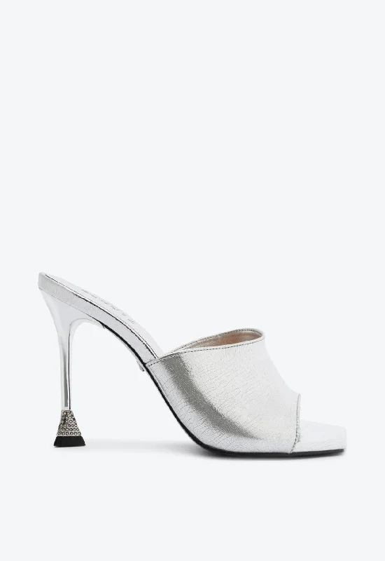 Sustainable Women's Recycled Material Sandals in Beige for Eco - Conscious ShoppersNattie Metallic Leather Sandal Sustainable Women's Recycled Material Sandals in Beige for Eco - Conscious ShoppersNattie Metallic Leather Sandal