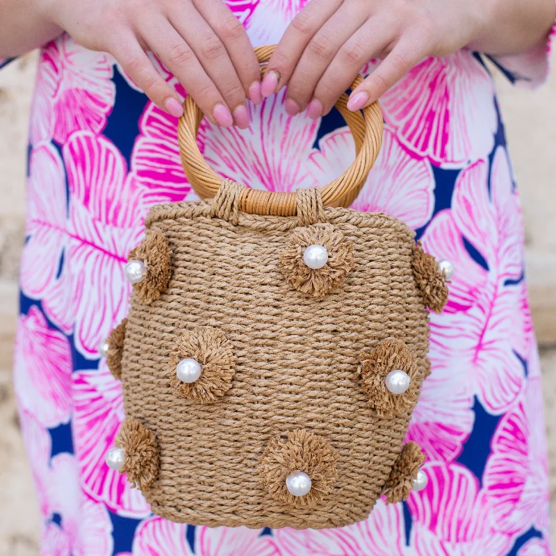 Women's Thong Sandals with a Beaded Design in Multicolor for a Beachy AestheticPearl Bucket Bag