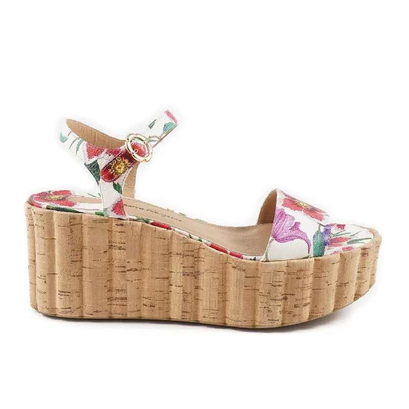 Women's Flat Slide Sandals with a Memory Foam Insole in White for All - Day ComfortSALVATORE FERRAGAMO Tropea Women's 684904 White Sandal Women's Flat Slide Sandals with a Memory Foam Insole in White for All - Day ComfortSALVATORE FERRAGAMO Tropea Women's 684904 White Sandal