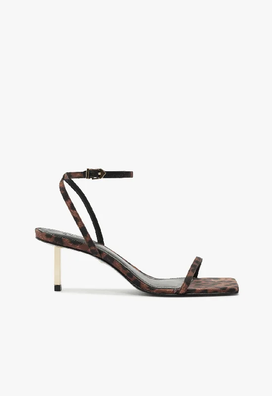 Shock - Absorbing Women's Sandals with a Soft Insole in Black for Active LifestylesSam Mid Sandal Shock - Absorbing Women's Sandals with a Soft Insole in Black for Active LifestylesSam Mid Sandal