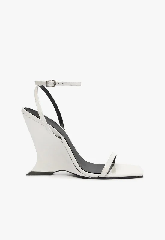 Women's Flat Slide Sandals with a Memory Foam Insole in White for All - Day ComfortSiena Sandal Women's Flat Slide Sandals with a Memory Foam Insole in White for All - Day ComfortSiena Sandal