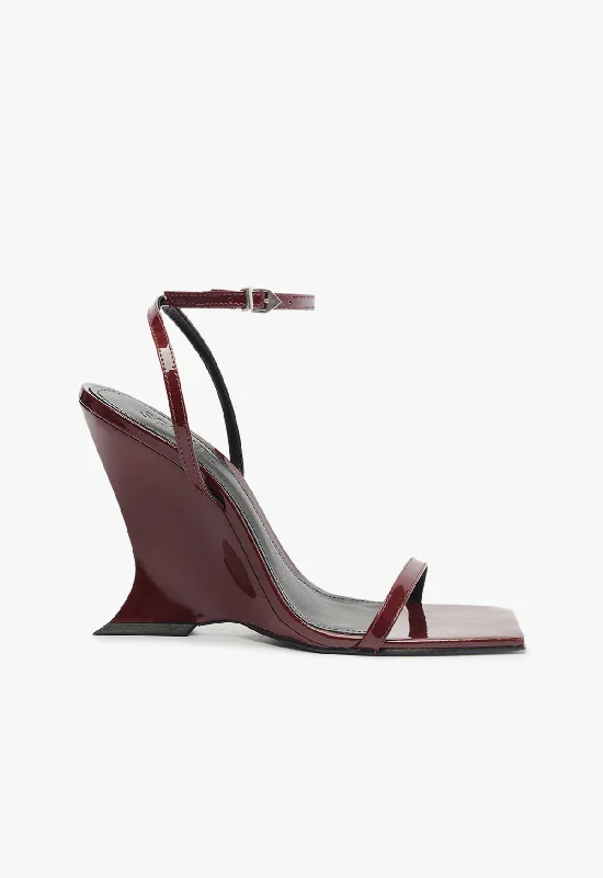 Women's Sandals with a Wedge Heel and a Tassel Detail in Orange for a Trendy LookSiena Sandal